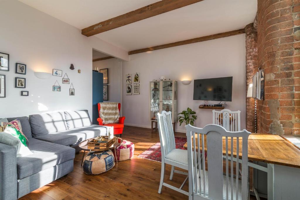 Raleigh Loft room 4